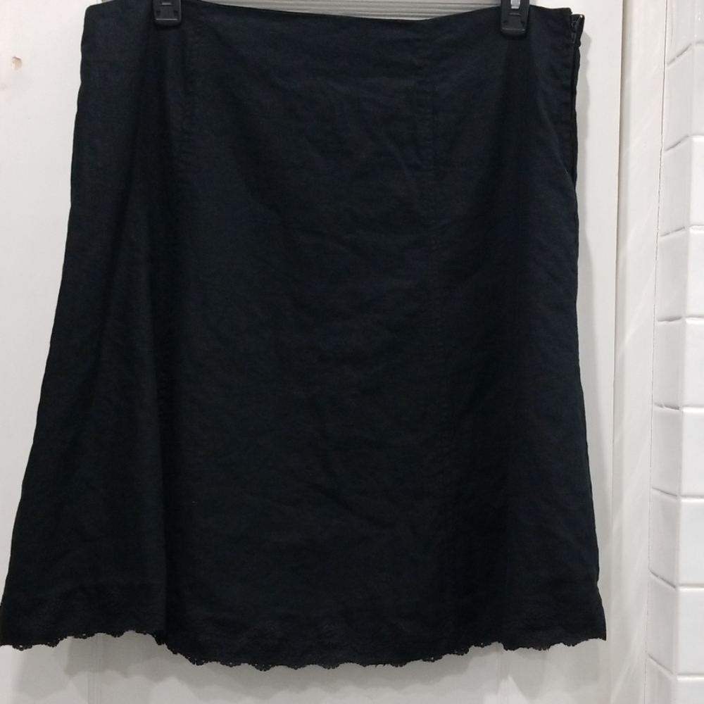 Linen-look A-line skirt w lace hem